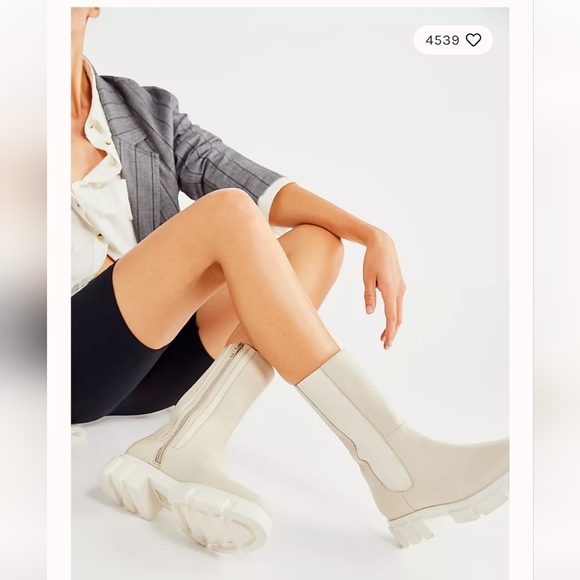 Free people Brooks Chelsea Boots 👢 - Picture 1 of 8